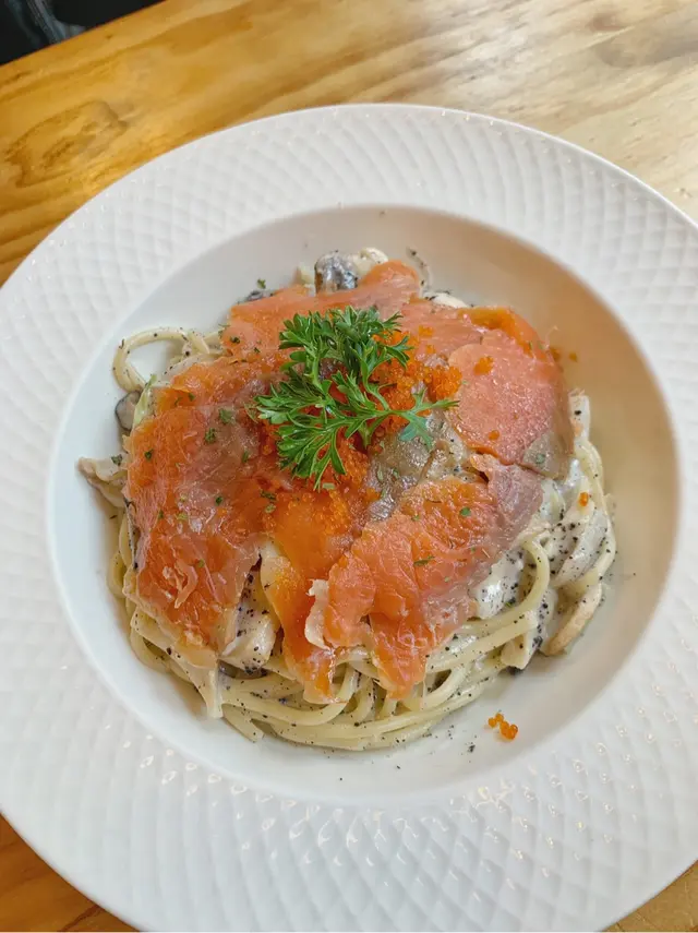 煙三文魚黑松露野菌忌廉意大利粉