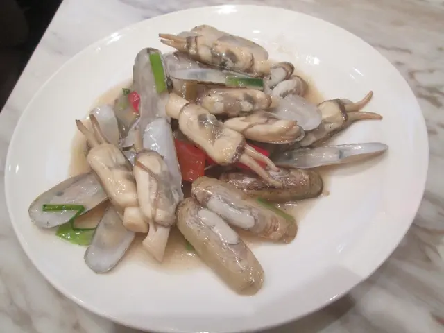 以蔥薑爆炒,無鯹味之餘