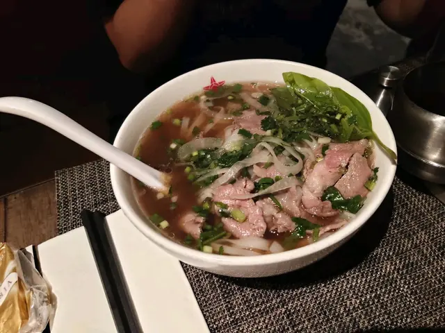 生牛肉湯河