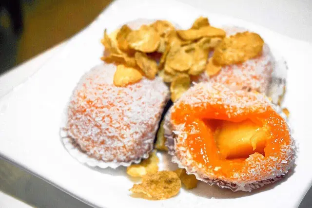 芒果糯米糍四粒+粟米脆脆