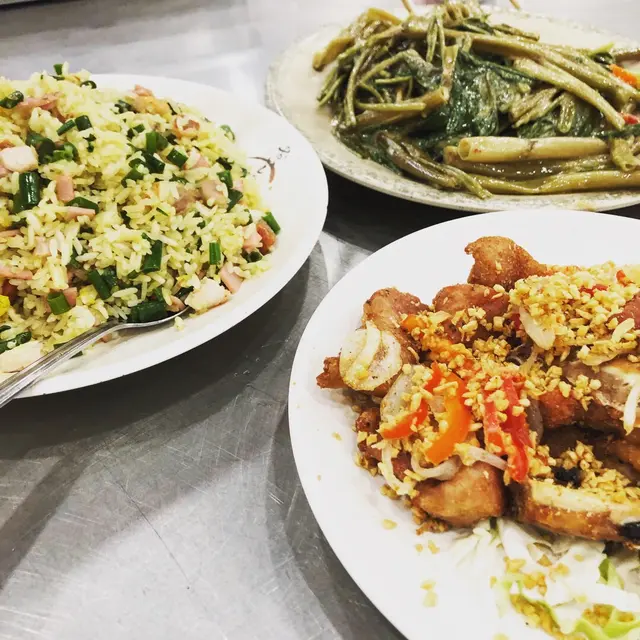 椒鹽豬扒、大肚婆炒飯