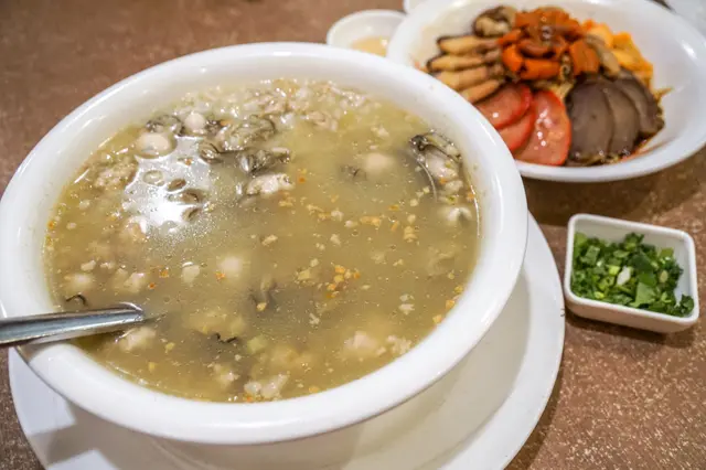 蠔仔肉碎粥(每窩)