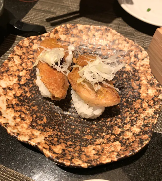 鵝肝壽司幾抵食，$38一件，原片鵝肝