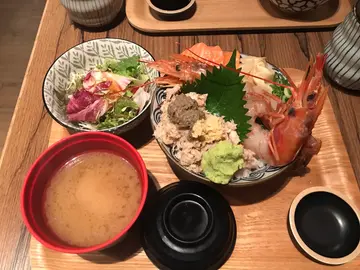 Crab  meat  salmon  bowl 