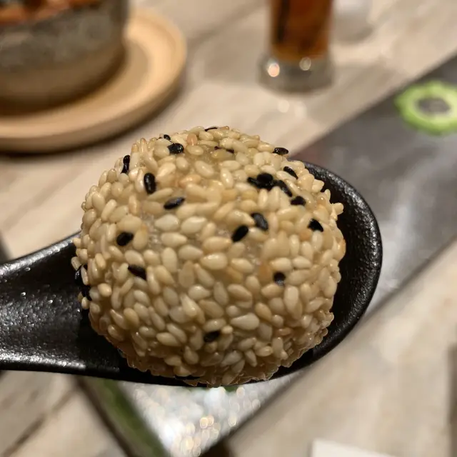 黑白芝麻流心煎堆仔