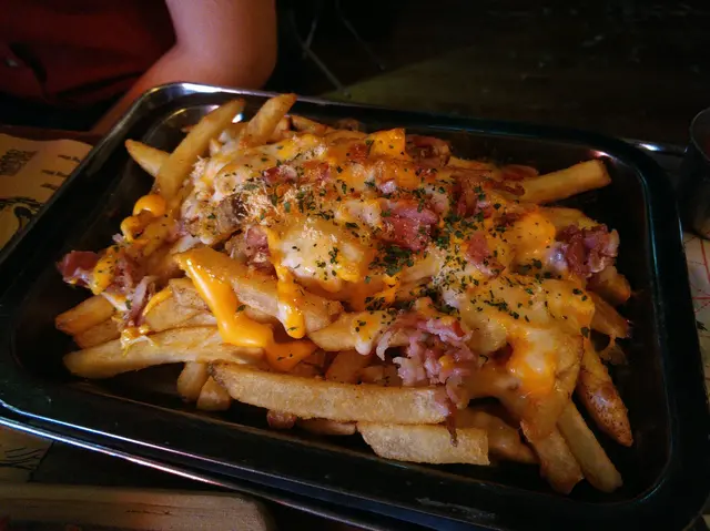 其實本身最想試蕃薯條，但上枱果陣先發現得薯條，冇蕃薯條喺入面，頗失望，而職員又冇同我地講，但薯條係好食既