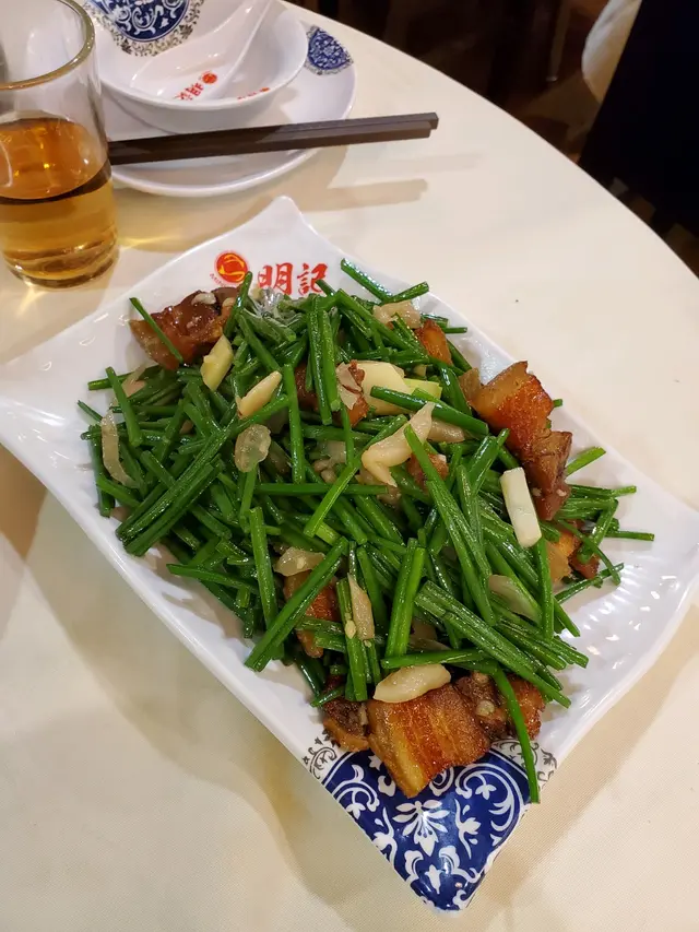 韮菜花炒鹹肉