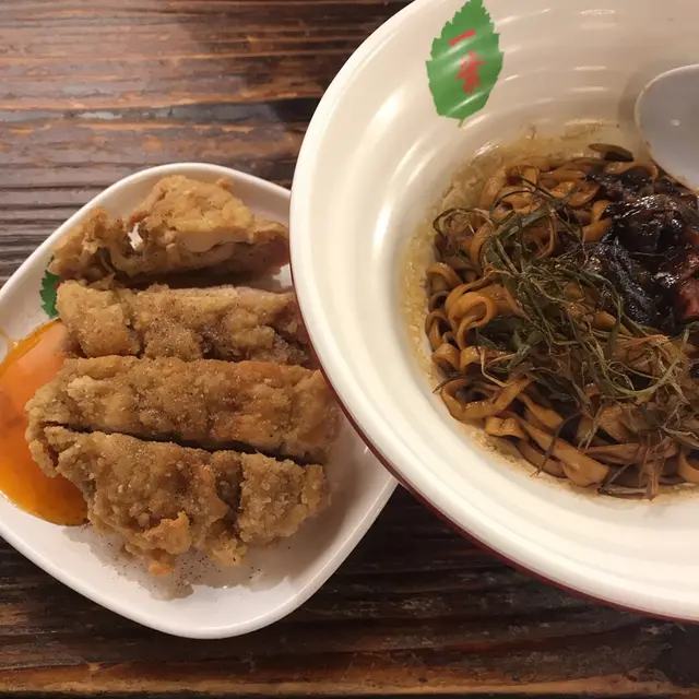 香酥雞扒蔥油拌麵
