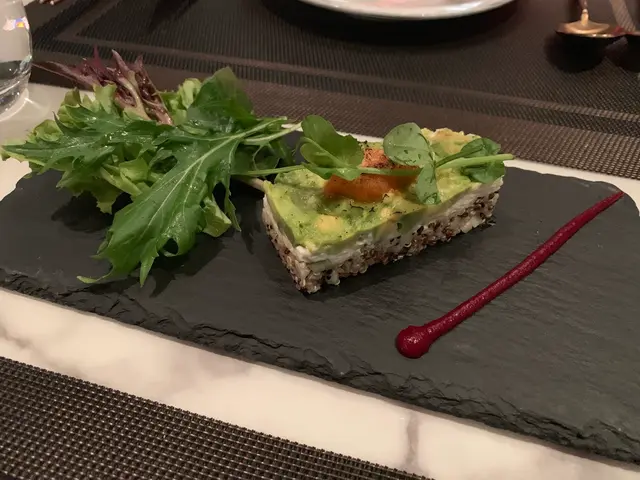 海膽牛油果藜麥蟹肉沙津