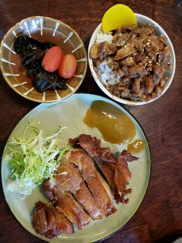 脆皮雞腿飯