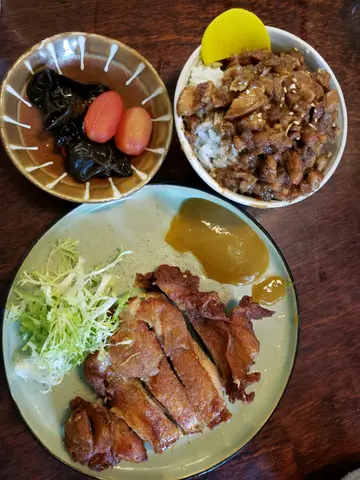 脆皮鸡腿饭