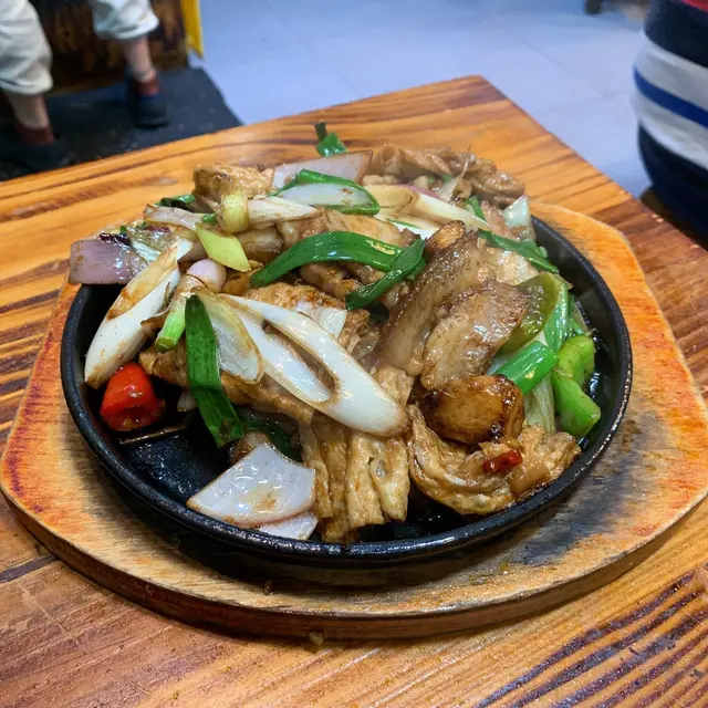 鐵板雙蔥燒豬腩肉