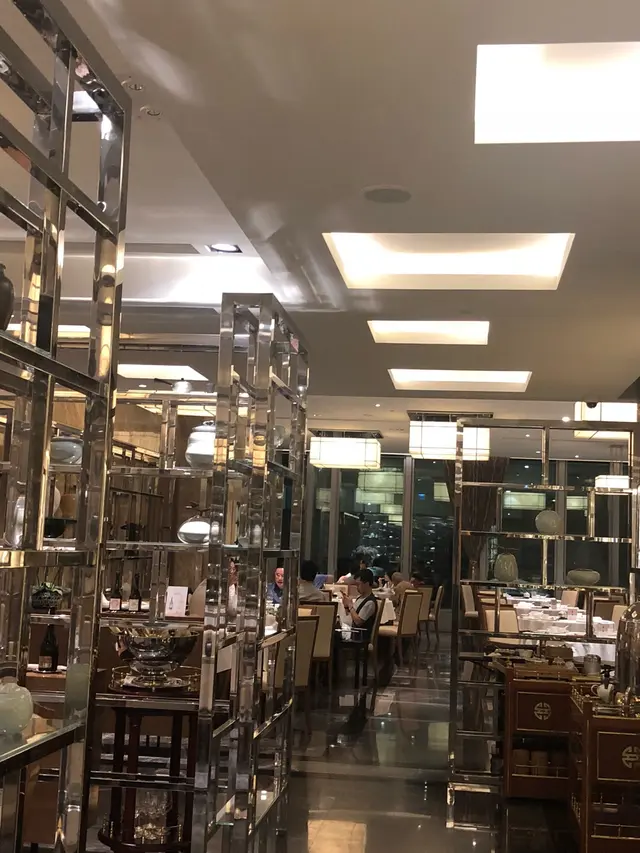 古色古香的設計,放了一些中國色彩的擺設
