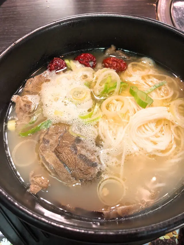 牛肉牛骨濃湯配白飯
