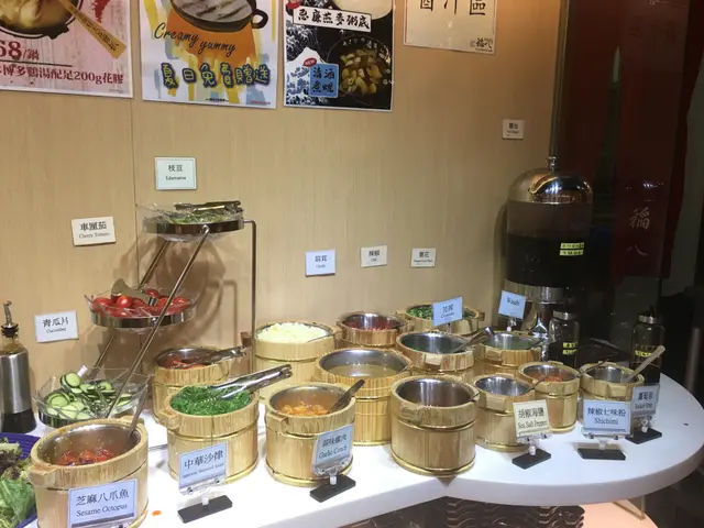 自助食物 - 冷盤(例如八爪魚、螺肉、沙律菜等)