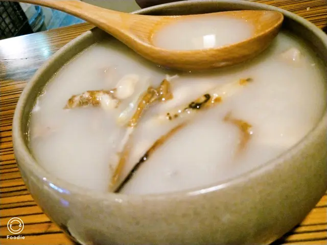 药膳雪豆蹄花汤