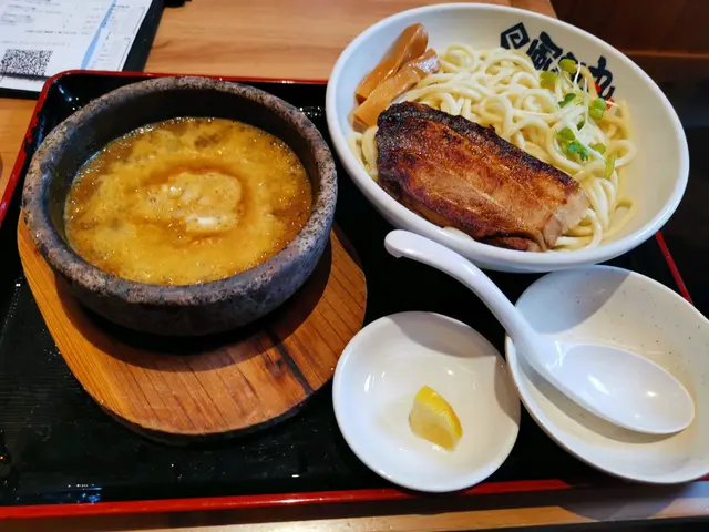 石燒咖哩豚骨魚介沾麵