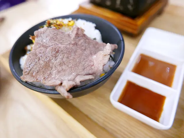 板燒雪花牛肉配日式味素飯