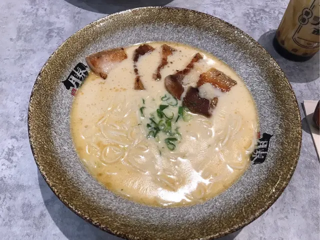 鮮熬豚骨．豚白肉