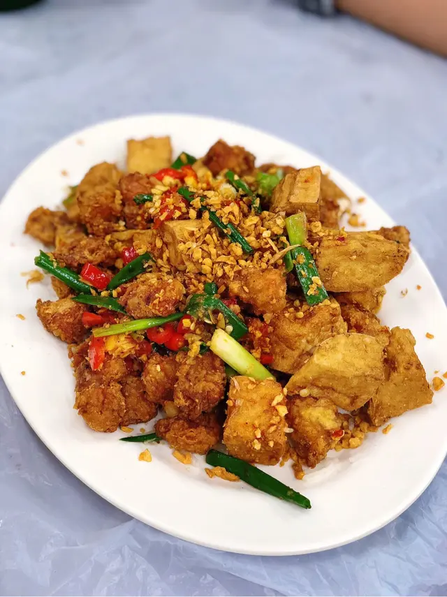 椒鹽豆腐併雞軟骨
