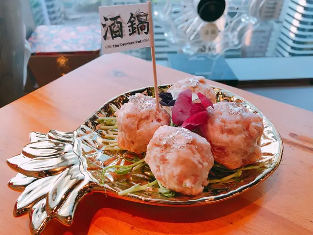 魚子醬匈牙利鬈毛豬肉餃