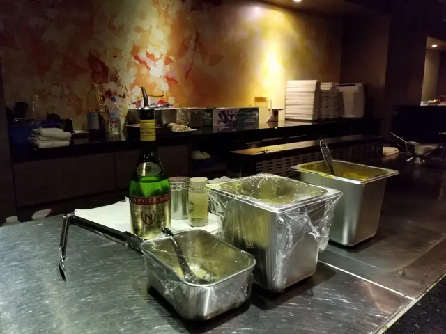 這裡是開放式廚房,我們可以即時看到鐵板燒師傅即叫即整, 視覺味覺的享受