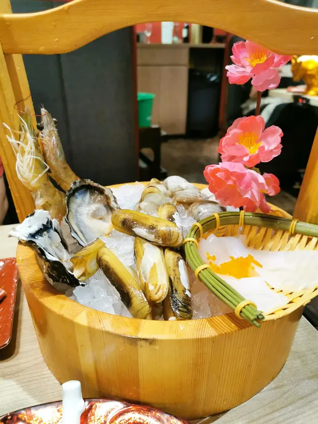 鮮蝦， 生蠔， 蜆，聖子都非常新鮮