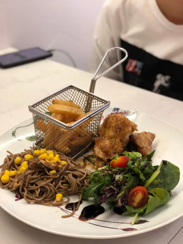 照燒雞扒配日式蕎麥冷麵