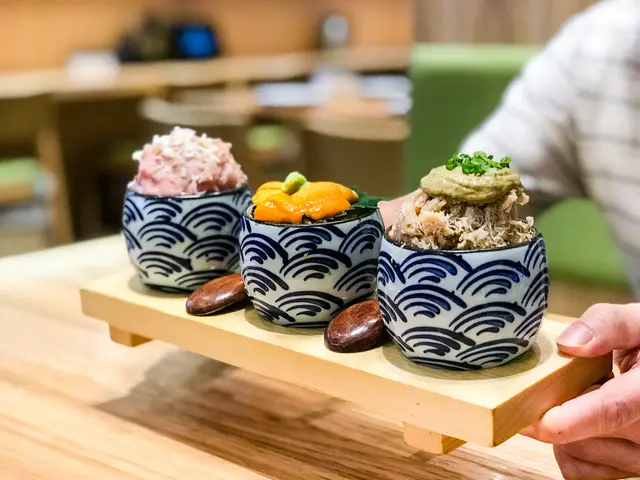 三色丼 