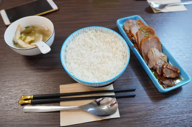 秘製牛脷飯 + 例湯