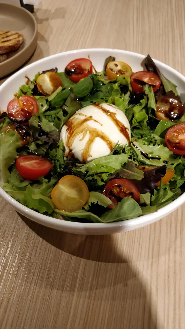 Buffalo cheese salad