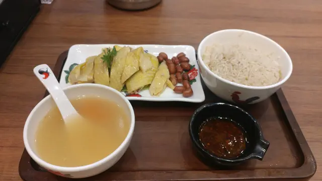 麻辣無骨海南雞飯套餐性價比唔錯