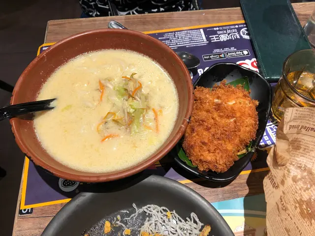 厚切豬扒白咖哩讚岐烏冬