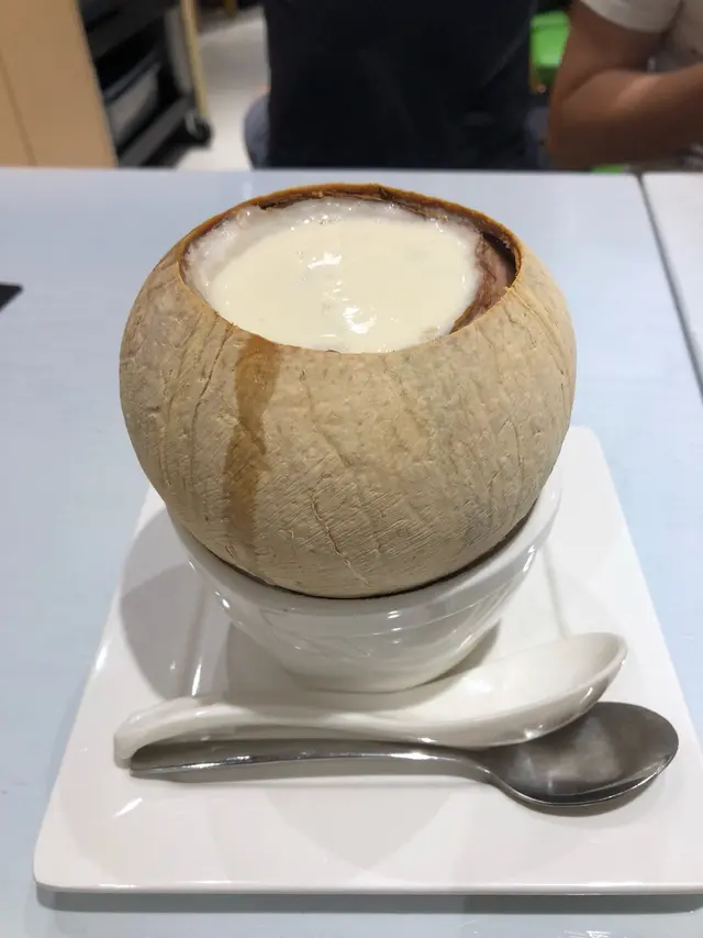 椰皇燉桃膠