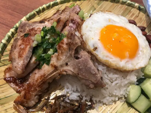 新加坡小魚椰漿飯 - 香茅豬扒   