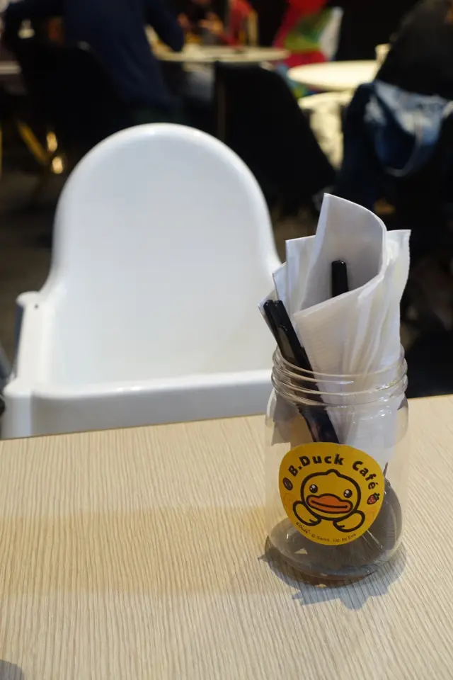 店方會提供 BB 椅，非常週到