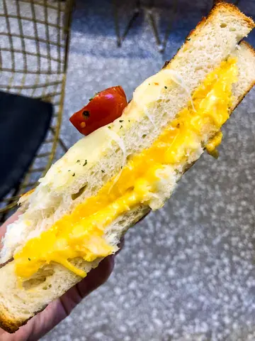 多重烤芝士三文治