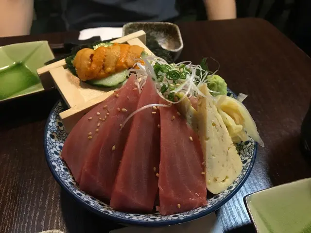 吞拿魚海膽爆丼