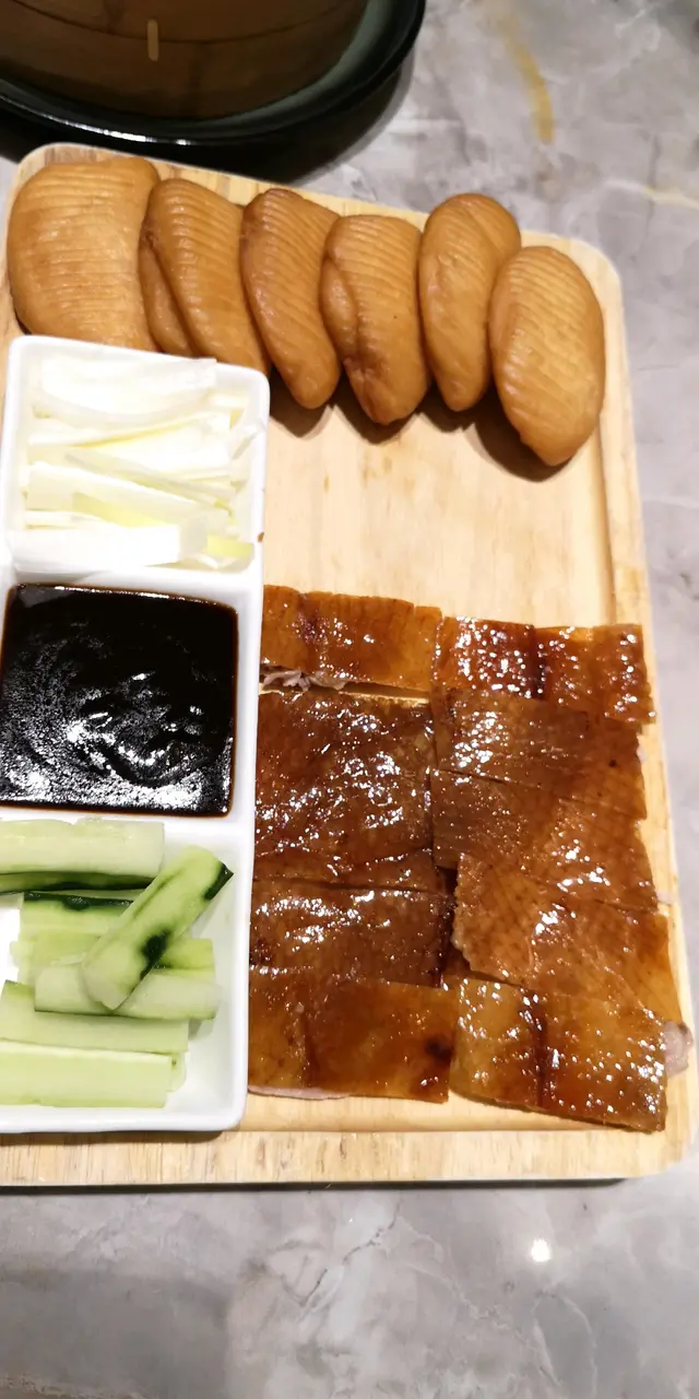 中間吉位好似比人食左咁