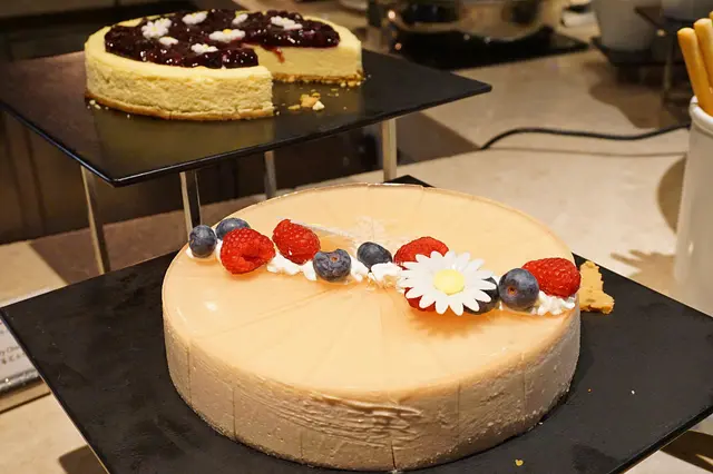 紅桑子幕絲蛋糕