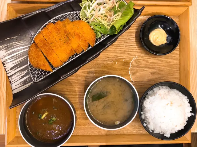 日式咖哩吉列豬扒飯