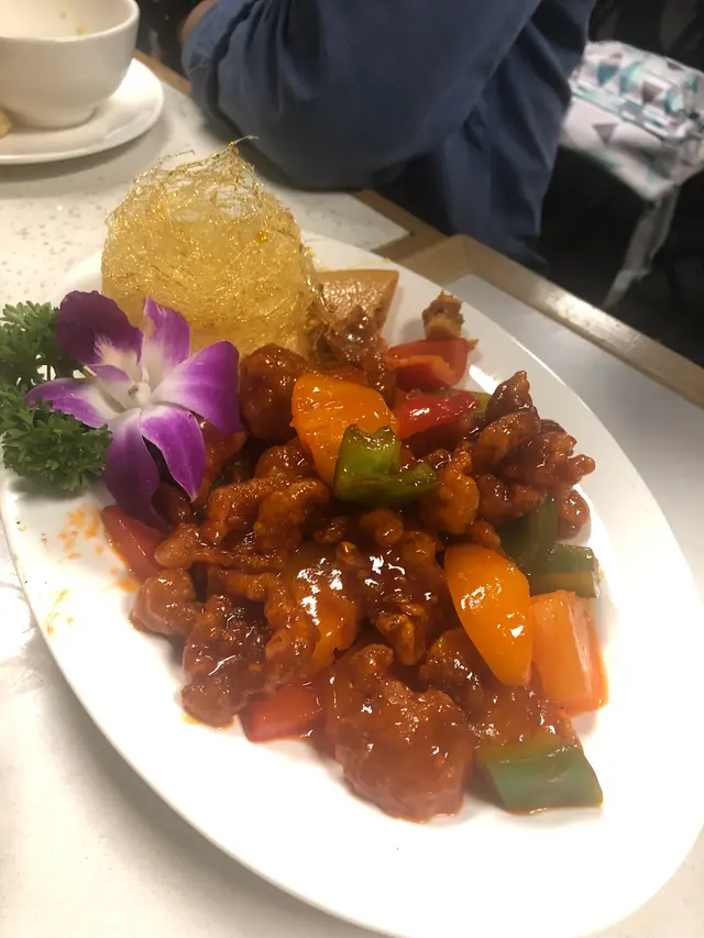 菠蘿拔絲咕嚕肉