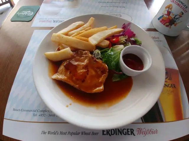 煎豬扒配薯條沙律