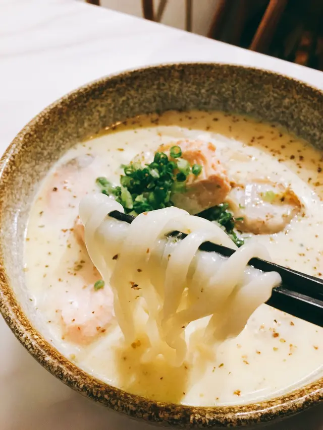 黑松露忌廉海鮮烏冬