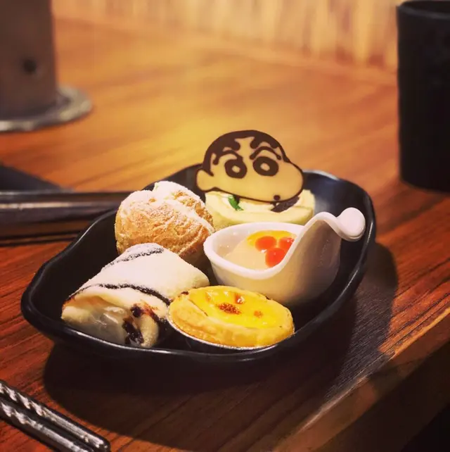 遇上蠟筆小新造型的香蕉蛋糕