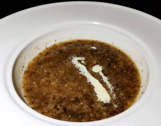 黑松露蘑菇湯