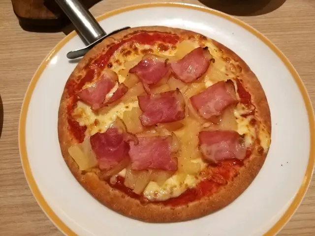 煙肉菠蘿薄餅