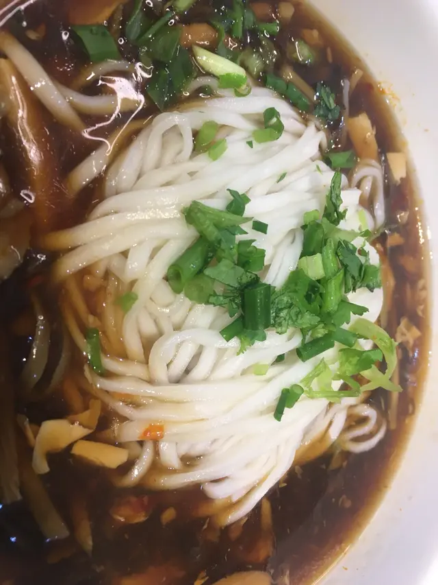 38下午茶價加4蚊酸辣湯