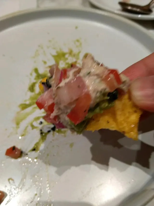 蕃茄蟹肉牛油果莎莎