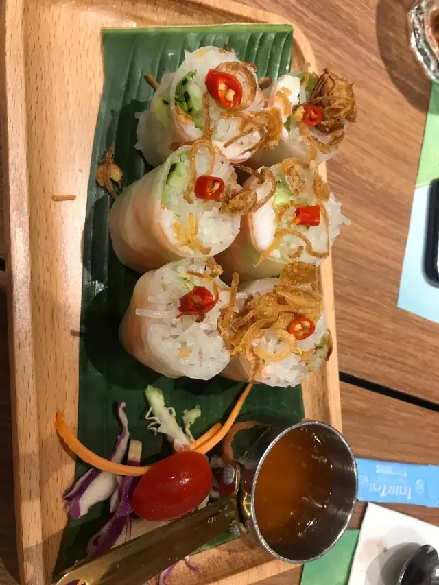 平時已經好中意食米紙卷! 蝦都炸得好香口~ 米紙卷最好味的當然係菜同蝦的配搭，兩樣加埋的balance好重要，而且佢都配合得好好:DDDDD
呢個我俾80分佢啊